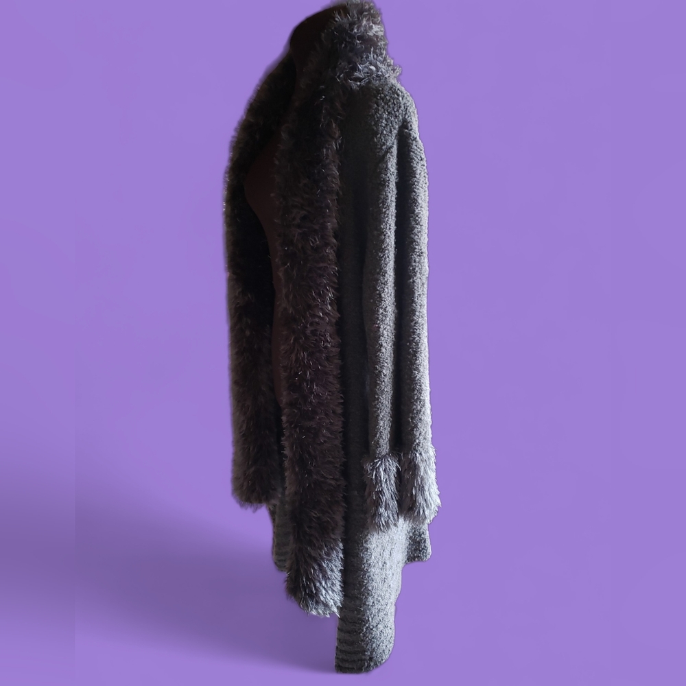 Noelle grey cardigan/sweater fringe-y faux fur one size - Picture 6 of 12